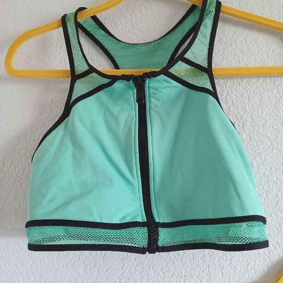 Becca Bikini - Picture 3 of 16